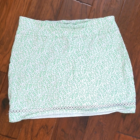 Crown & Ivy Pullon Skort with Green & Pink pattern size 12 - Picture 1 of 8